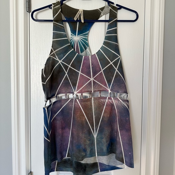 Gentle fawn tank - Picture 1 of 3